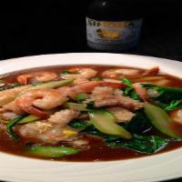 Lahd Nar · Vegetarian.Stir-fried with Chinese broccoli in soy bean paste gravy served over flat rice no...