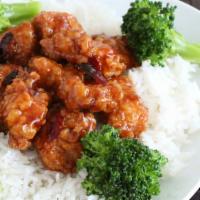 General Tso'S Chicken / 左宗鸡 · Spicy. Chunks of chicken sautéed with special hot sauce.