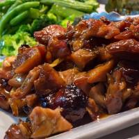 Teriyaki Chicken / 铁板鸡 · Additional chicken available at a cost.