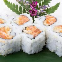 Crunchy Spicy Salmon Roll · fresh salmon mixed with crunchy flakes and spicy mayo sauce.
(6 pieces per order.)
