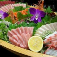 Sashimi Boat · 40 pcs of assorted fresh sashimi