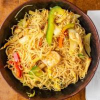 Singapore Rice Noodles · Spicy. Thin rice noodle in curry style.