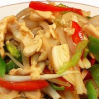 Pad Prik Sod · Stir-fried with onions, hot peppers and sweet peppers.
medium