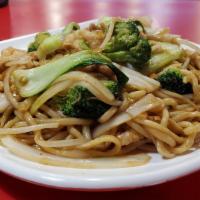 로메인 | Lo-Mein · stir-fried noodle served with meats or seafood and vegetalbes