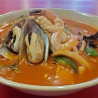 중국식 삼선 짬뽕 / Seafood Jjam Pong · Served with stir fried vegetables, shrimp, mussel, sea cucumber, squid, and black mushrooms ...