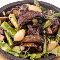 Barbarian Mushroom Dish · Mushrooms, asparagus and lime sauce. Vegan.