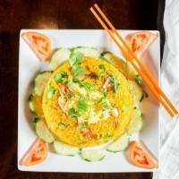 Cơm Chiên Hoàng Hậu (Queen Fried Rice) · Shrimp, crab meat, fish eggs, egg, and vegetable.