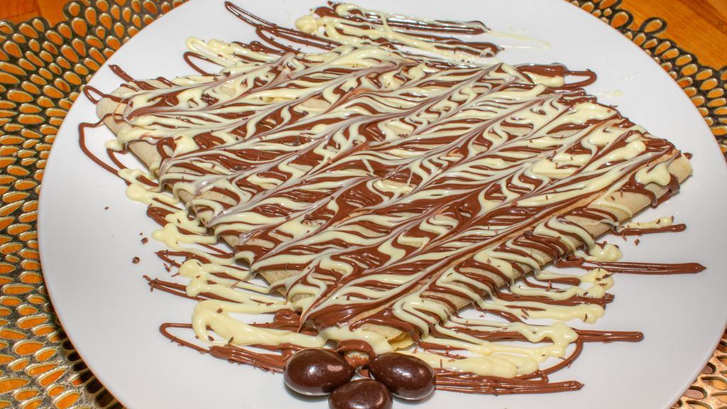 Nutella Crêpe · Crêpe, nutella, with chocolate (White).