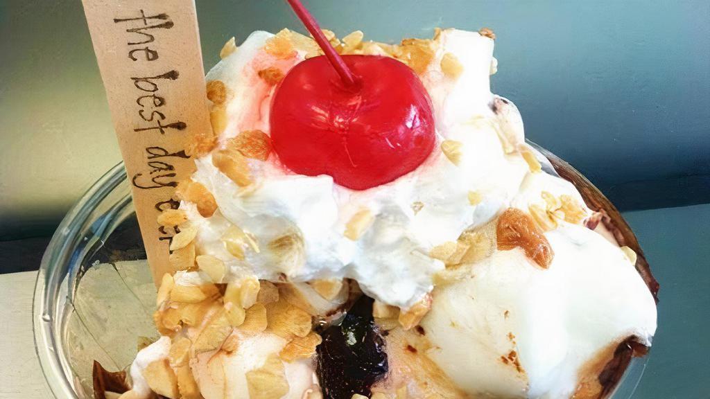 Small (1 Scoop) Sundae · Include 1 sauce, 1 topping, whipped cream and cherry.