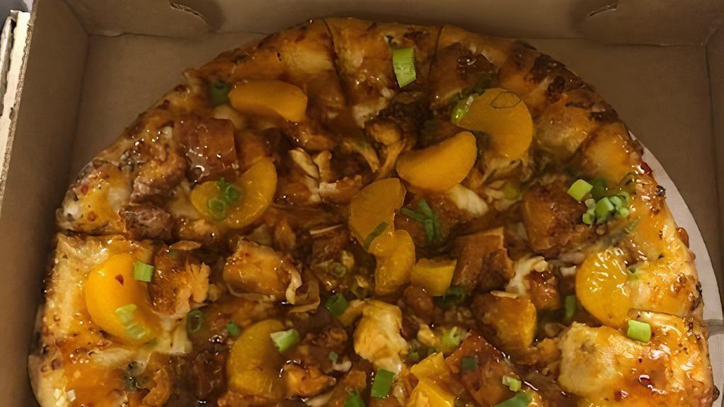 Triple G House Pizza · A sweet chili glaze with mozzarella and parmesan cheese, mandarin oranges and scallions. A house special.