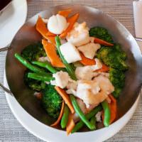 Protein Trio · Scallop, shrimp, chicken, string beans, broccoli, carrot, and shiitake mushroom. Hot and spi...