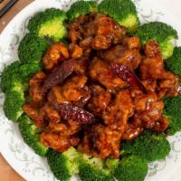 General Tso'S Chicken · Hot and spicy. Chunks of boneless chicken sauteed with broccoli in special hot sauce.