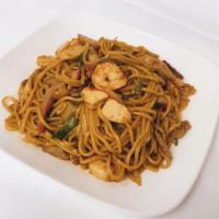 House Special Lo Mein / 本楼捞面 · 