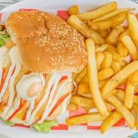 Hamburgesa Colombiana  With Fires · lettuce,tomatos,bacon,cheese,house sauces, potato chips