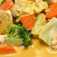 Evil Jungle Noodle · Wide rice noodle, broccoli, carrot, cabbage, mushroom in red curry sauce