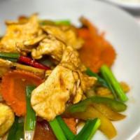 Fresh Spice (Pad Prik Sod) (Spicy) · Stir-fried chicken bell peppers, sweet onions, mushrooms, carrots and scallions in a tasty s...