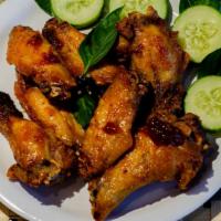 Cánh Gà Chiên Nước Mắm/ Fried Chicken Wing With Fish Sauce  · Fried Chicken With Fish Sauce and Vegetables.