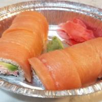 Golden Roll 金卷 [ D26 ] · Crabmeat, tuna, salmon, and avocado.